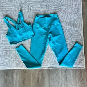 ALO Yoga Vibrant Blue Activewear Set